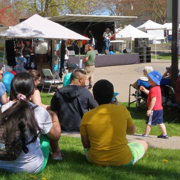 bathroom & shower trailers can often be customized with different layouts, finishes, and amenities to meet specific requirements